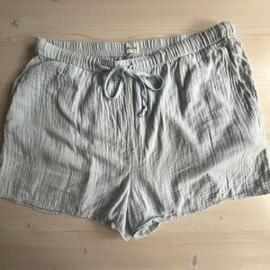 Wilfred Free Sail 3” short in light blue